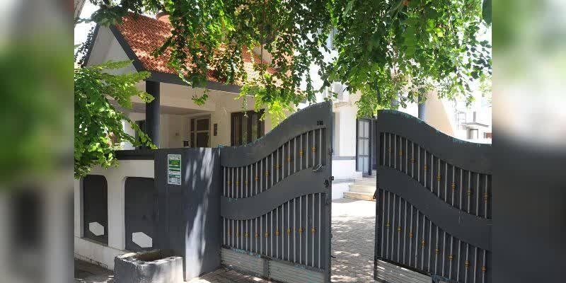 Director Bharathiraja Quarantined at theni House