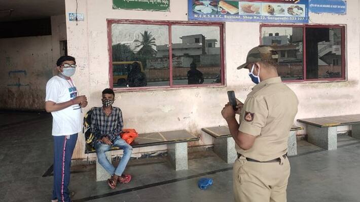 Gangavati People in anxiety for Unknown Person in Bus Stand in Koppal district Gangavati People in anxiety for Unknown Person in Bus Stand in Koppal district