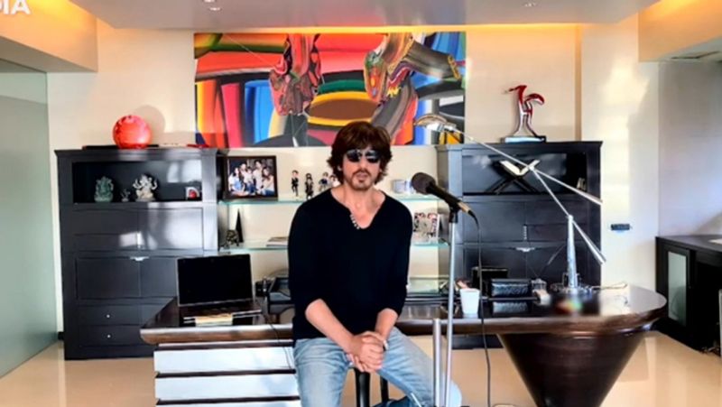When wife Gauri Khan asked Shah Rukh Khan to choose a career other than acting-snj