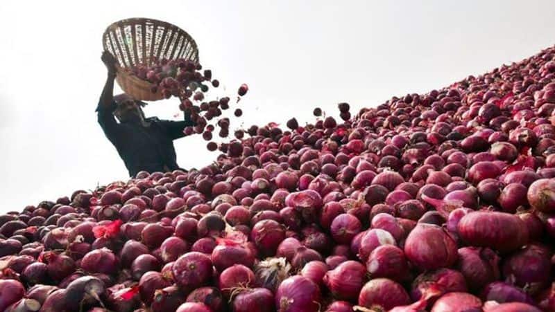 With lockdown, heat is on, farmers are tearing out onions