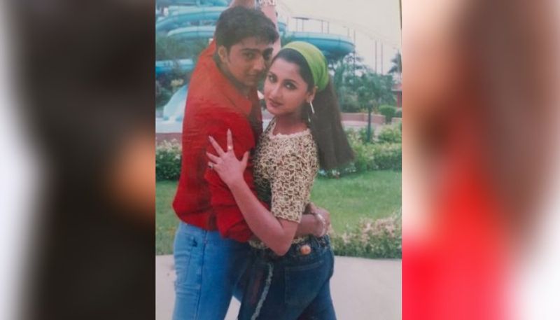 এরপর চ্যালেঞ্জ ছবিতে দেবে পৌঁছলেন জনপ্রিয়তার শীর্ষে। এই ছবিতে অভিনয়ের পর আনন্দলোক অ্যাওয়ার্ড পান সেরা অভিনেতা হিসেবে। এরপরই বক্স অফিসের কিং হয়ে উঠলেন দেব।