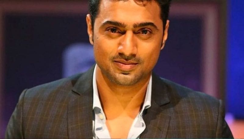 টলিউডে জিরো থেকে হিরো হওয়ার যাত্রাপথ মোটেই মসৃণ ছিল না দেবের। ফ্লপ, রিজেকশন, অপমান সহ্য করে আজ তিনি সাফল্যের ভিন্ন জায়গায় রয়েছে।