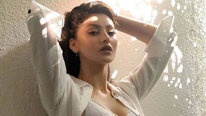 Actress Urvashi Rautela Transparent Night dress Photo Going Viral Actress Urvashi Rautela Transparent Night dress Photo Going Viral