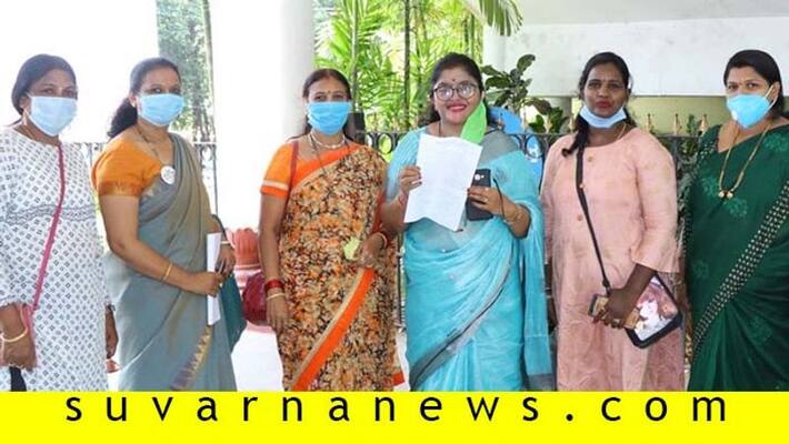 Shivamogga Shasvati mahila vedike Demand Liquor Ban Shivamogga Shasvati mahila vedike Demand Liquor Ban