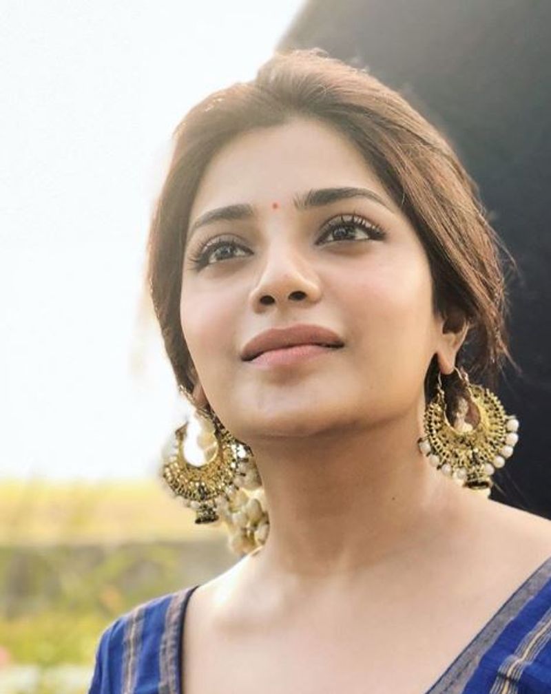 ಇನ್ಸ್ಟಾಗ್ರಾಂನಲ್ಲಿ 1.5 ಮಿಲಿಯನ್ ಫಾಲೋವರ್ಸ್ ಹೊಂದಿದ್ದಾರೆ.