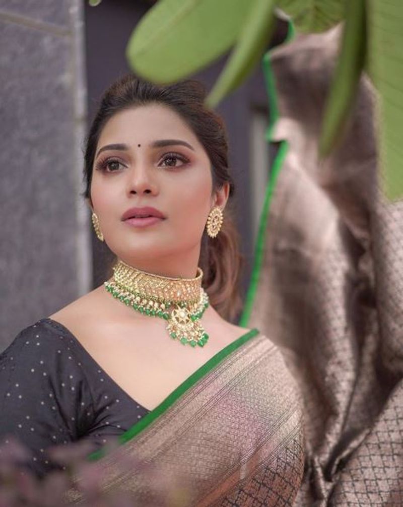 ಈ ಫೋಟೋಗಳನ್ನು ಇನ್ಸ್ಟಾಗ್ರಾಂನಲ್ಲಿ ಶೇರ್ ಮಾಡಿಕೊಂಡಿದ್ದಾರೆ.