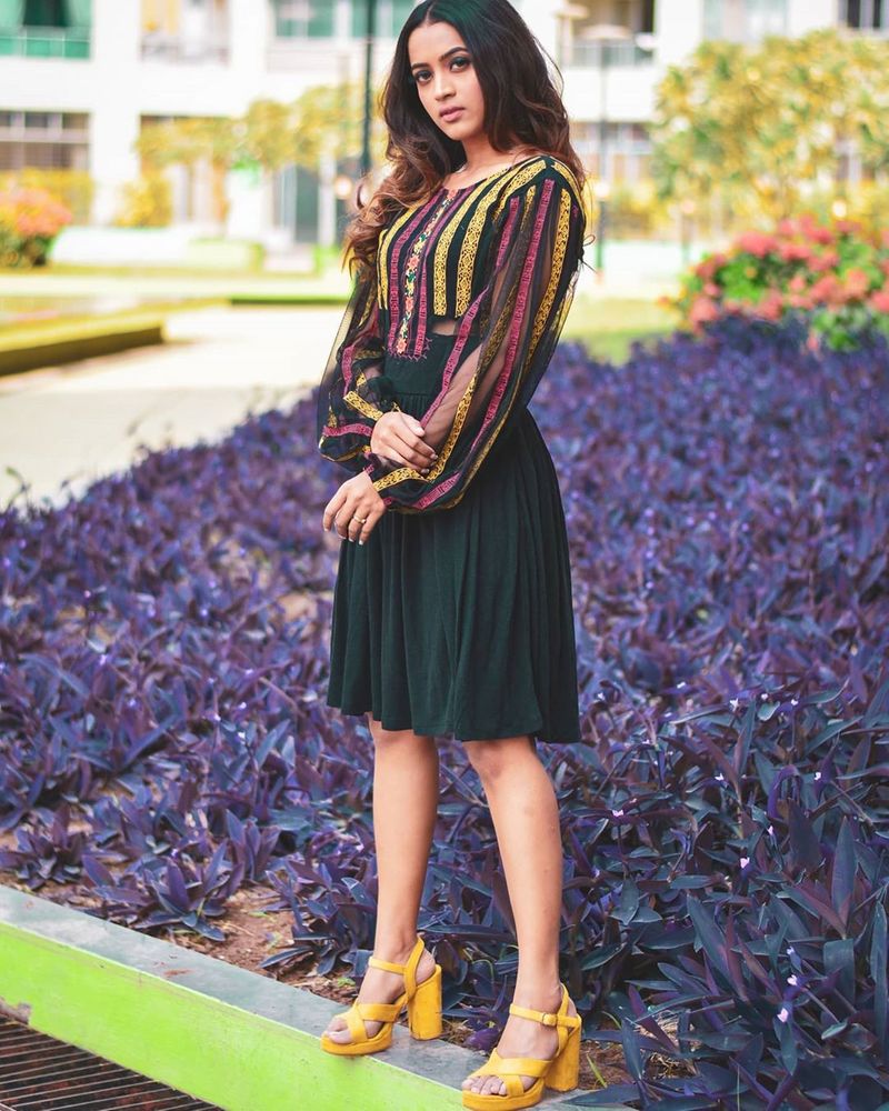 Shruthi 