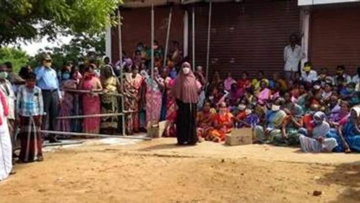people protested against tasmac shop in ambasamudram people protested against tasmac shop in ambasamudram