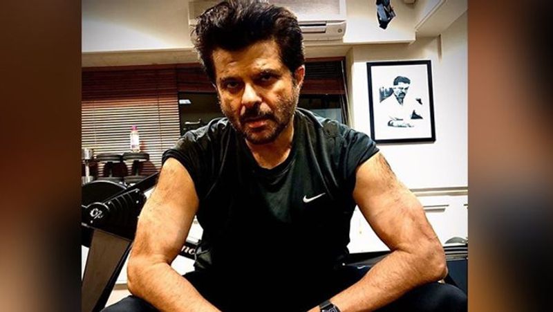 Arjun's aunt Maheep Kapoor posted a few photos of a house party on her Instagram handle where Arjun and Malaika can be seen sitting very close to each other. Arjun can also be seen wrapping his hands around the Chaiyya Chaiyya girl. The party was also attended by Kareena Kapoor Khan, Sophie Choudry and Salman Khan’s sister-in-law Seema Khan.