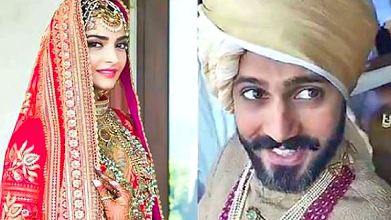 লকডাউনেই এবার বিবাহ বার্ষিকী সোনমের। দিল্লিতে রয়েছেন এই জুটি কোয়ারেন্টাইনে আটকে। তাই পরিবারের সঙ্গে সেলিব্রেশন হল না।