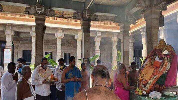 MLA Harshavardhan Did Special Pooja in Nanjudeshshwara Temple During LockDown MLA Harshavardhan Did Special Pooja in Nanjudeshshwara Temple During LockDown
