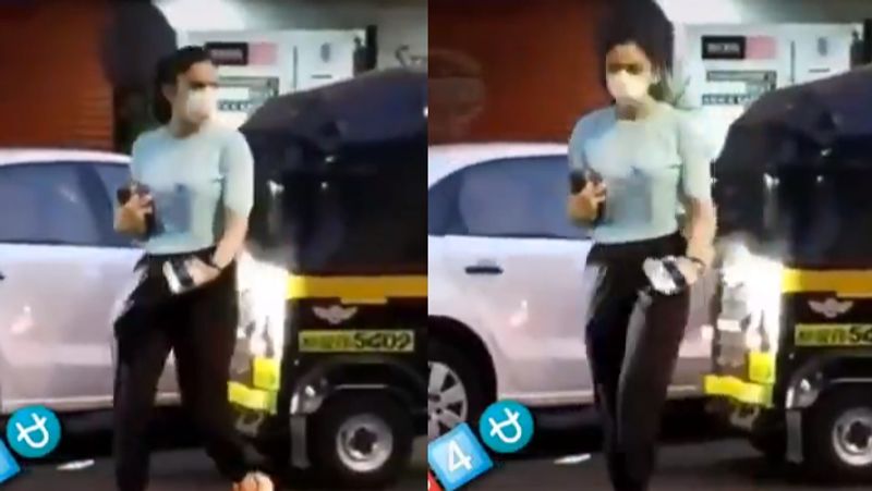 ಮುಖಕ್ಕೆ ಮಾಸ್ಕ್ ಹಾಕಿಕೊಂಡು ನಡೆದು ಹೋಗುತ್ತಿದ್ದ ನಟಿಯ ವಿಡಿಯೋ ವೈರಲ್ ಆಗಿತ್ತು.