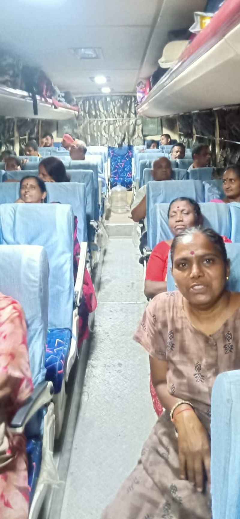 ಉತ್ತರ ಪ್ರದೇಶದ ಪ್ರಯಾಗ್ ನಲ್ಲಿ ಸಿಲುಕಿದ್ದ 40 ಜನ ಕನ್ನಡಿಗರು ಕರ್ನಾಟಕಕ್ಕೆ ಬರಲು ನೆರವಾದ ವಿಜಯೇಂದ್ರ