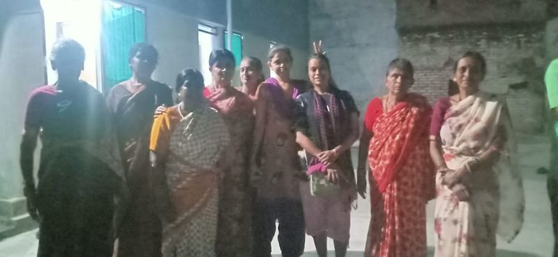 ಉತ್ತರ ಪ್ರದೇಶದಲ್ಲಿ ಸಿಲುಕಿದ್ದ ಕನ್ನಡಿಗರಿಗೆ ಅವರವರ ಮನೆ ದಾರಿ ತೋರಿಸಿದ್ದಾರೆ. 