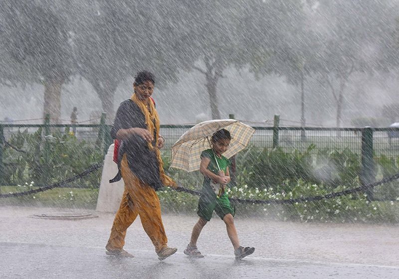 আমাদের পরিবারে মায়ের ভালবাসা সবসময় সবচেয়ে বড় শক্তি। আর তার একাগ্রতা, মমতা আর বুদ্ধিমত্তা আমাদের মধ্যে দেখে আনন্দিত হই - মিশেল ওবামা।