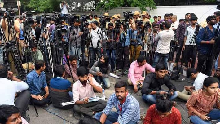 Revealed Pay cut, lay-offs What led to situation in media houses across India amid coronavirus crisis Revealed Pay cut, lay-offs What led to situation in media houses across India amid coronavirus crisis