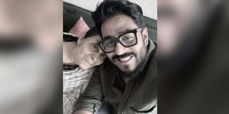রাজ চক্রবর্তীঃ বাদ যাননি শুভশ্রীর বরও। মায়ের সঙ্গে আদরের মুহূর্ত শেয়ার করেছেন পরিচালক। সেই ফ্রেম দেখে তারিফ না করে থাকতে পারছে না নেটিজেনরা।