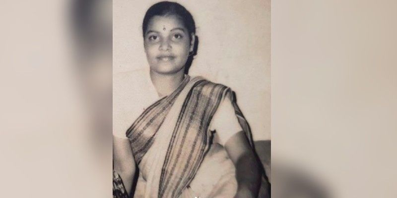 শুভশ্রী গঙ্গোপাধ্যায়ঃ এখন তো তিনি গৃহিনী। তা মা বলতে দু'জন। নিজের মা এবং শাশুড়ি মা। তাঁদের দু'জনের সঙ্গে ছবি পোস্ট করেছেন অভিনেত্রী।
