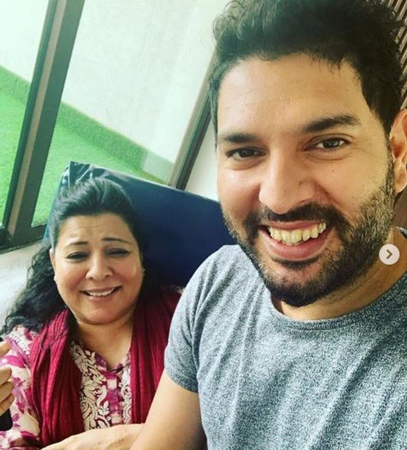 യുവരാജ് സിംഗ്
ഒരു വിഡീയോക്കൊപ്പം മറ്റൊരു ചിത്രം കൂടി കൂട്ടിച്ചേര്ത്താണ് മുന് ഇന്ത്യന് താരം യുവരാജ് സിംഗ് ആശംസ അറിയിച്ചത്. എന്റെ ഏറ്റവും അടുത്ത സുഹൃത്തും ശക്തിയുമാണെന്ന് യുവരാജ് പോസ്റ്റില് പറയുന്നു.
