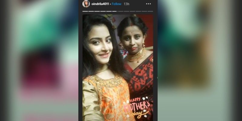 ঐন্দ্রিলা সাহাঃ করুনাময়ী রাণী রাসমণির ঐন্দ্রিলা সাহার মায়ের সঙ্গে তাঁর সম্পর্ক পুরোপুরি বন্ধুর মত। মায়ের সঙ্গে বেশ কয়েকটি ছবি ইনস্টা স্টোরিতে শেয়ার করে মাতৃদিবস পালন করল ঐন্দ্রিলা।