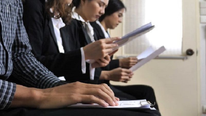 कैंडिडटेस् की उम्र 19 से 25 वर्ष के बीच हो। शैक्षिक योग्यता में 12वीं पास के साथ न्यूनतम 55 फीसदी अंकों के साथ डी फॉर्मा का सर्टिफिकेट मांगा गया है। रैली में फिजिकल फिटनेस और मेडिकल टेस्ट में पास होने के बाद तुरंत अभ्यर्थी को लिखित परीक्षा के लिए एडमिट कार्ड जारी कर दिए जाएंगे। joinindianarmy.nic.in पर जाकर पूरी डिटेल्स देख सकते हैं। 