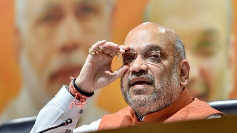 ഇത്തരമൊരു ട്വീറ്റ് അമിത് ഷായുടെ ട്വിറ്റര് അക്കൗണില് നിലവിലില്ല എന്നതും വ്യാജനെ തുറന്നുകാണിച്ചു. രോഗബാധയെ കുറിച്ച് അമിത് ഷാ ട്വീറ്റ് ചെയ്തതായി ദേശീയ മാധ്യമങ്ങളൊന്നും വാര്ത്ത നല്കിയിട്ടുമില്ല.