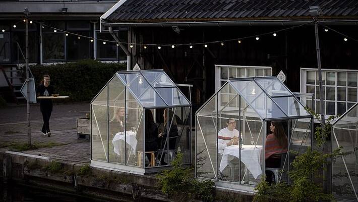 restaurant introduce quarantine greenhouse for social distance in Netherland restaurant introduce quarantine greenhouse for social distance in Netherland
