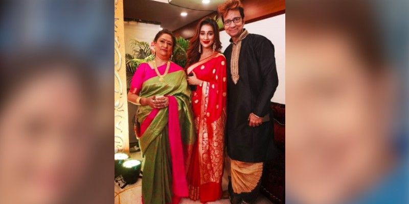 কেবল হ্যান্ডসামও না, যথেষ্ট ইয়ং লাগে তাঁকে দেখলে। যার কারণে এক নেটিজেন সম্প্রতি এক ছবিতে প্রেমিকের মন্তব্য করে বসে