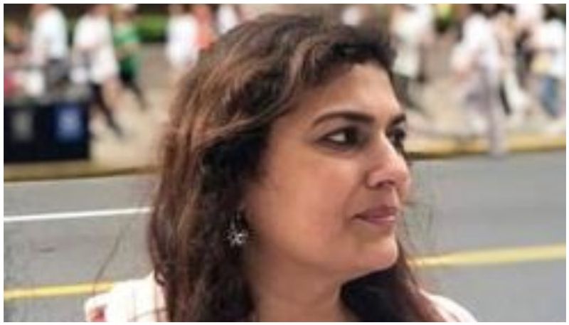 ആകാശത്തേക്കാളും അപ്പുറം സ്നേഹിക്കുന്നു അമ്മയെ എന്നാണ് സുചിത്രയുടെ ഫോട്ടോ ഷെയര് ചെയ്തുകൊണ്ട് മോഹൻലാലിന്റെ മകള് വിസ്മയ എഴുതിയിരിക്കുന്നത്.