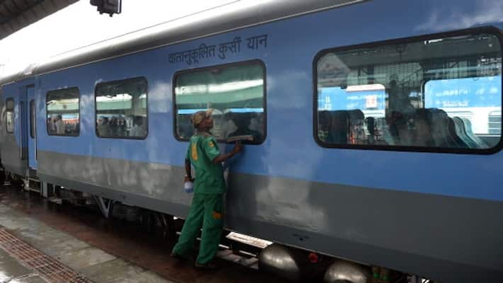 IRCTC announces new guidelines for smooth traveling at night Check details gcw IRCTC announces new guidelines for smooth traveling at night Check details gcw
