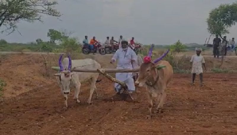 ಲಾಕ್ಡೌನ್ ನಿಯಮಗಳ ಪಾಲನೆ ಹಾಗೂ ಕೊರೋನಾ ಸೋಂಕಿನ ಬಗ್ಗೆ ಕ್ಷೇತ್ರ ವ್ಯಾಪ್ತಿ ಸಂಚಾರ ಕೈಗೊಂಡ ಶಾಸಕ ದಡೇಸ್ಗೂರು 