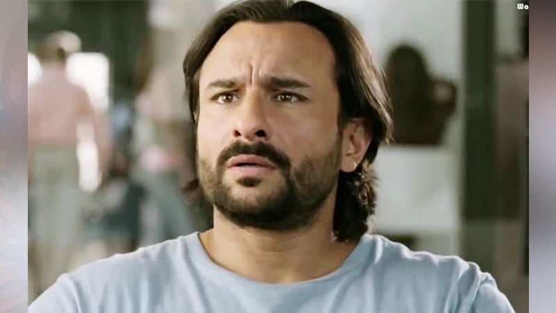 সইফ আলি খানঃ সইফ আলি খান এখন নিজের লুকস নিয়ে তেমন চিন্তিত না হলেও এক সময় নিজের হেয়ার ট্রান্সপ্লান্ট নিয়ে চর্চায় ছিলেন। কল হো না হো, সালাম নমস্তের শ্যুটিংয়ের সময় তিনি বহুবার হেয়ার ট্রান্সপ্লান্ট করিয়েছেন বলে জানা গিয়েছে।