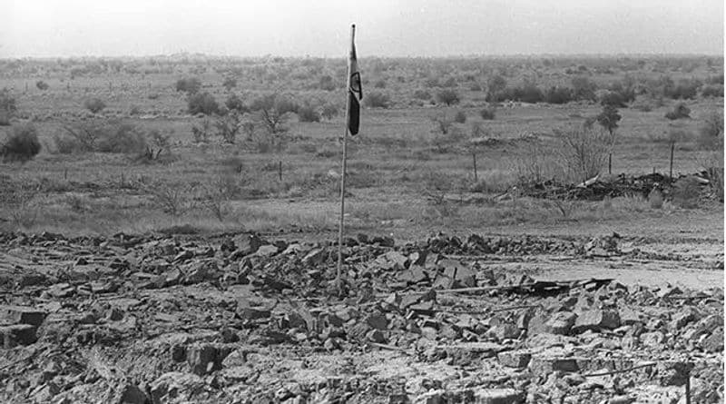 1974 മേയ് 18 രാവിലെ ഇന്ത്യൻ പ്രാമാണിക സമയം 08.05-നായിരുന്നു പരീക്ഷണം. രാജസ്ഥാനിലെ ജയ്സാൽമൈർ ജില്ലയിലെ പൊഖ്റാനിലെ ഇന്ത്യൻ ആർമി ബേസായ പൊഖ്റാൻ പരീക്ഷണ റേഞ്ചിലാണ് ഈ പരീക്ഷണം നടത്തിയത്.