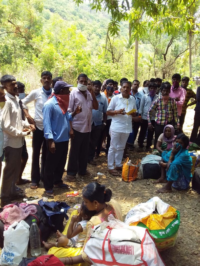 ತವರಿಗೆ ಮರಳಲು ಗೋವಾ ಗಡಿ ಚೋರ್ಲಾ ಬಳಿ ಒಟ್ಟುಗೂಡಿದ ಕಾರ್ಮಿಕರು