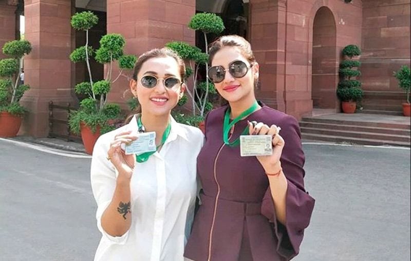 Actor MP Nusrat Jahans pic as goddess Durga leads to death threats on social media-dbr