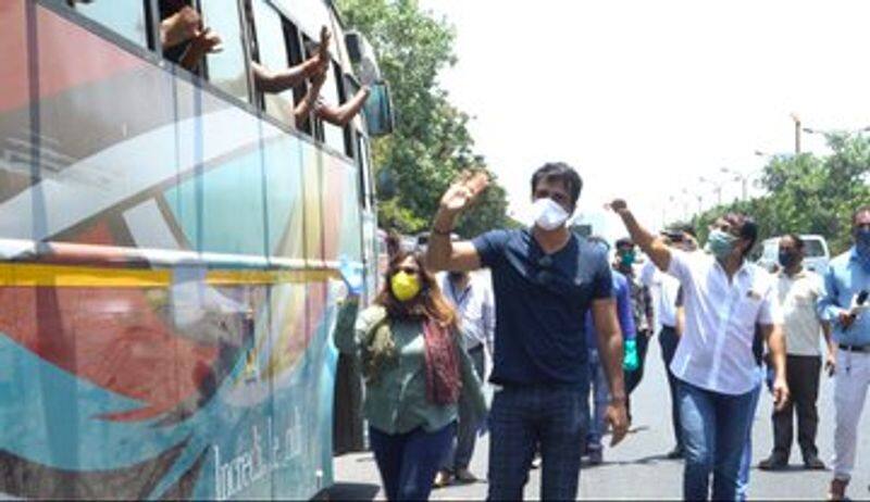 Actor Sonu Sood Arrange Buses For Migrant Workers