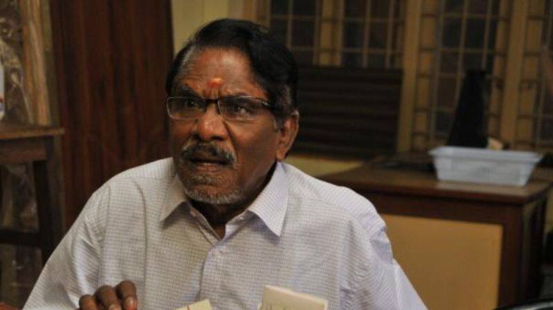 Director Bharathiraja Slams irandam kuththu Movie Team for Too much of adult content