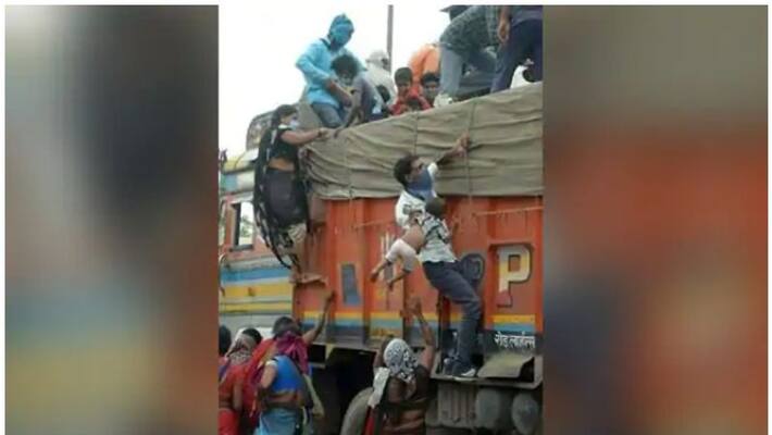viral video of migrant laboures from telengana viral video of migrant laboures from telengana