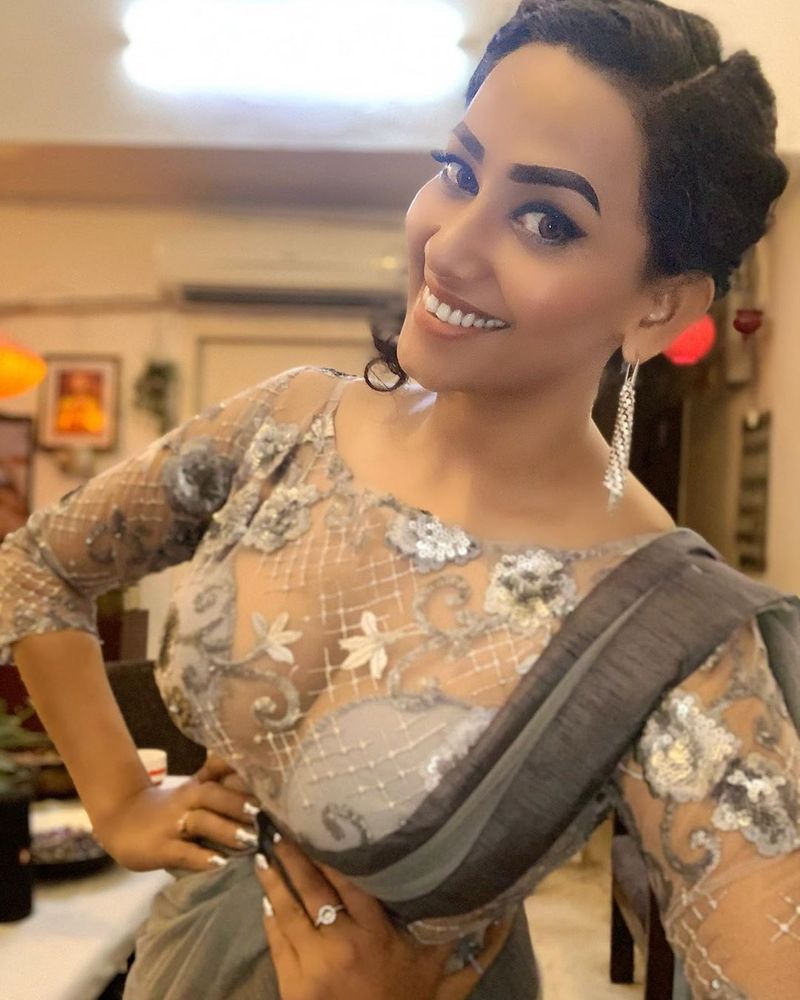Kollywood Actress Sanjana Singh Photos