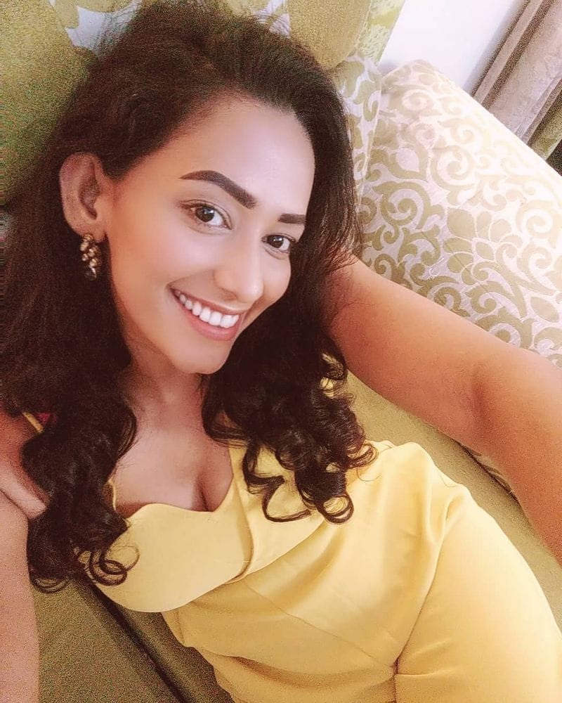 Kollywood Actress Sanjana Singh Photos