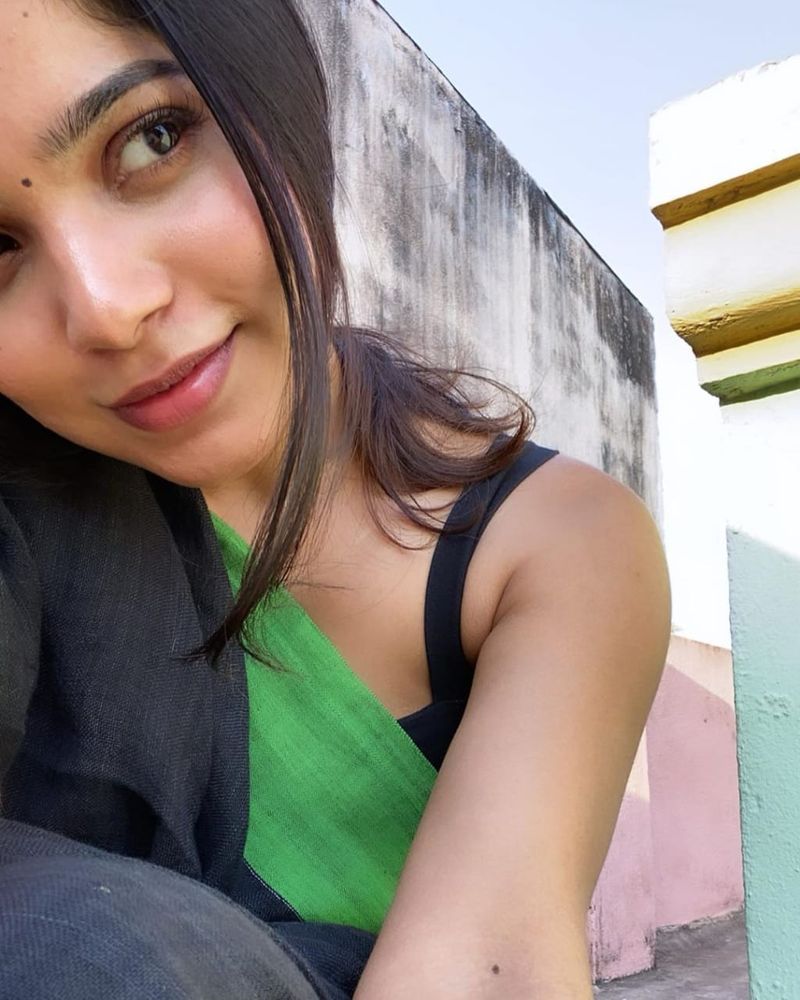 Divyabharathi 