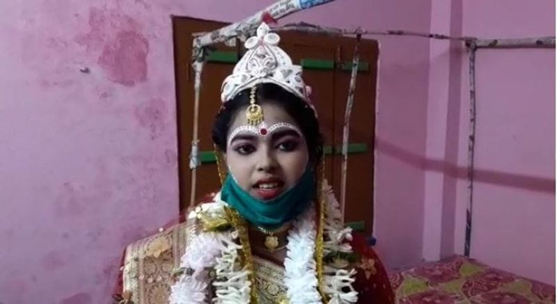 পাত্রী রাখি দাস জানিয়েছেন, তাঁর শ্বাশুড়িমা দেখার জন্য ছটফট করছেন। তাই এভাবে বিয়ে করলেন তাঁরা। দিনক্ষণ কিছুই না দেখেই বিয়ে করলেন, কারণ মানুষের জীবনটা আগে।