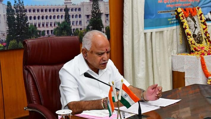 Karnataka bans all travel from 5 states including Maharashtra Karnataka bans all travel from 5 states including Maharashtra