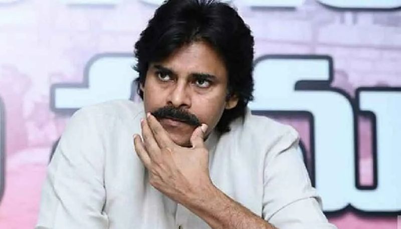 పవన్ కళ్యాణ్ తనని తాను ఒక తులనాత్మకంగా విమర్శను మాత్రమే చేసే ఒక ప్రతిపక్ష నేతగా, సమస్య మీద మాత్రమే పోరాడే నాయకుడిగా నిలబెట్టుకునే ప్రయత్నం చేస్తున్నాడు. అధికార పక్షం ఏం చేసినా దాన్ని విమర్శించకుండా, అందులో మంచి ఉంటే మంచిని మెచ్చుకుంటూ... తప్పు ఉంటే, తప్పు అని నిర్ద్వంద్వంగా చెప్పే ఒక నాయకుడిగా నిరూపించుకునే పనిలో ఉన్నట్టున్నారు.
ఇష్యూ టు ఇష్యూ బేసిస్ లోనే అందులోని తప్పొప్పులను ఎంచుతానని ఆయన బాహ్యప్రపంచానికి ప్రకటించుకునే దిశగా ముందుకు సాగుతున్నారు. అందుకోసమే ఆట్వీట్ చేసారు. ఇలా చెప్పడానికి కారణం కూడా లేకపోలేదు.
