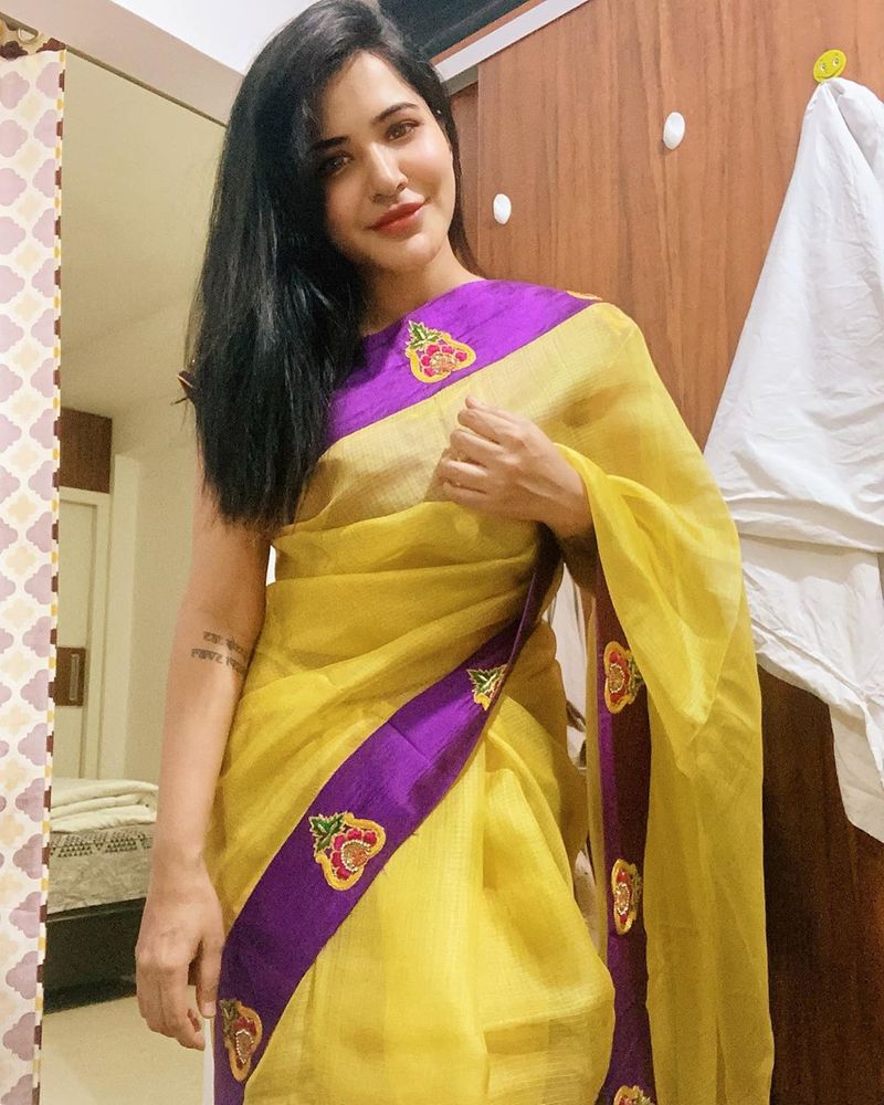 Bigg Boss fame Ashu Reddy Instagram photos