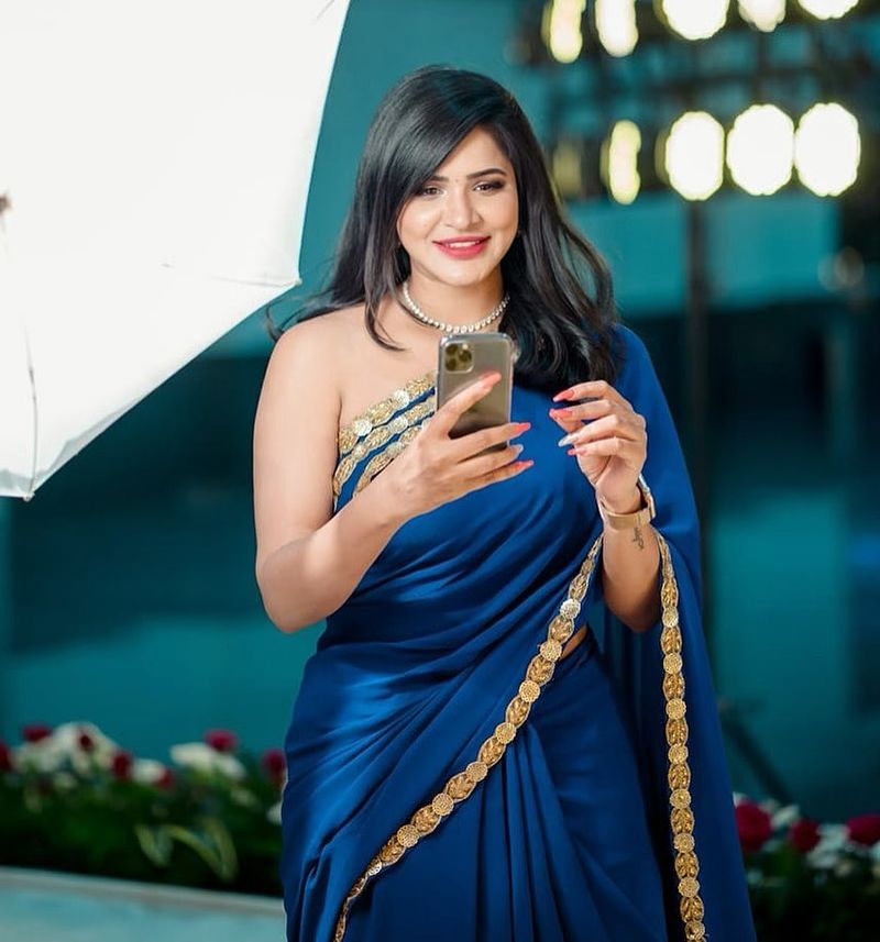 Bigg Boss fame Ashu Reddy Instagram photos