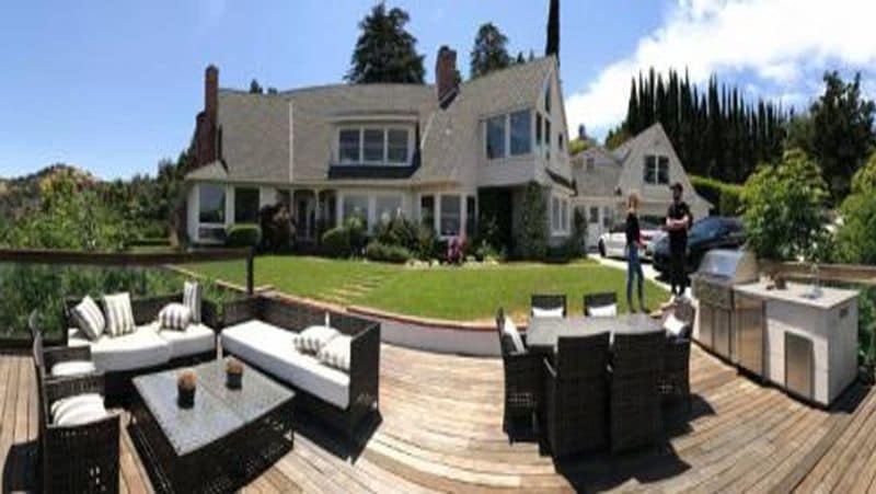 The one acre mansion is situated in Sherman Oaks, which is a 30-minute drive from Beverly Hills. The actress and her husband had bought the home in 2017.