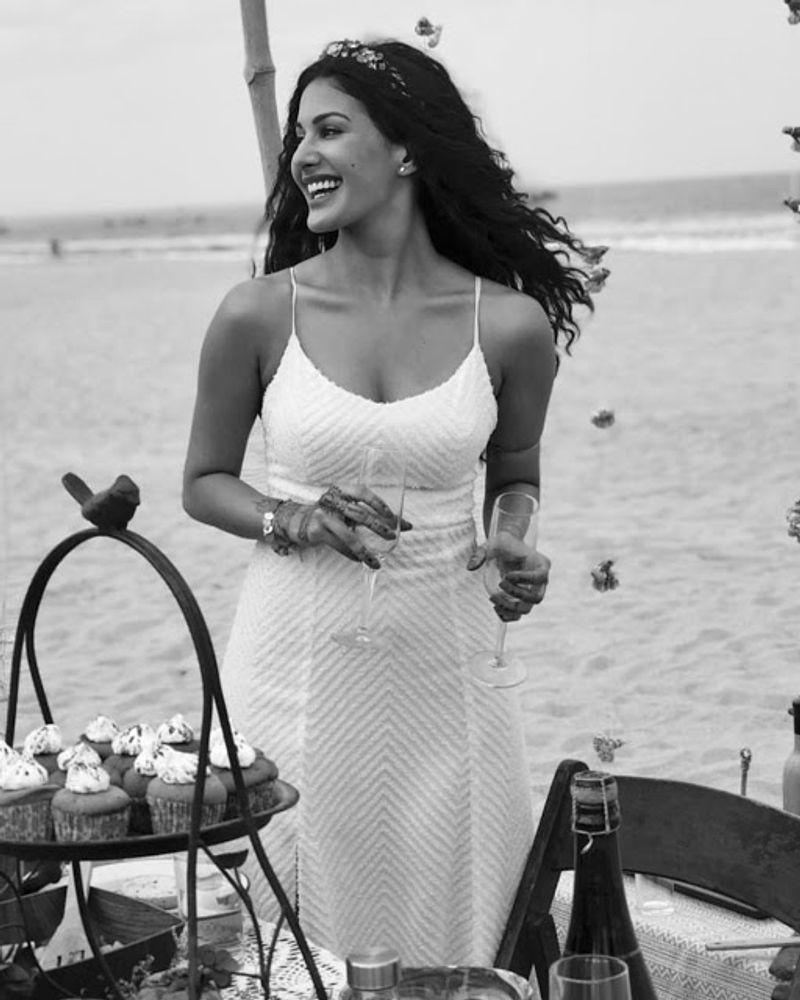 Check out Issaq actress Amyra Dastur Hot Photos