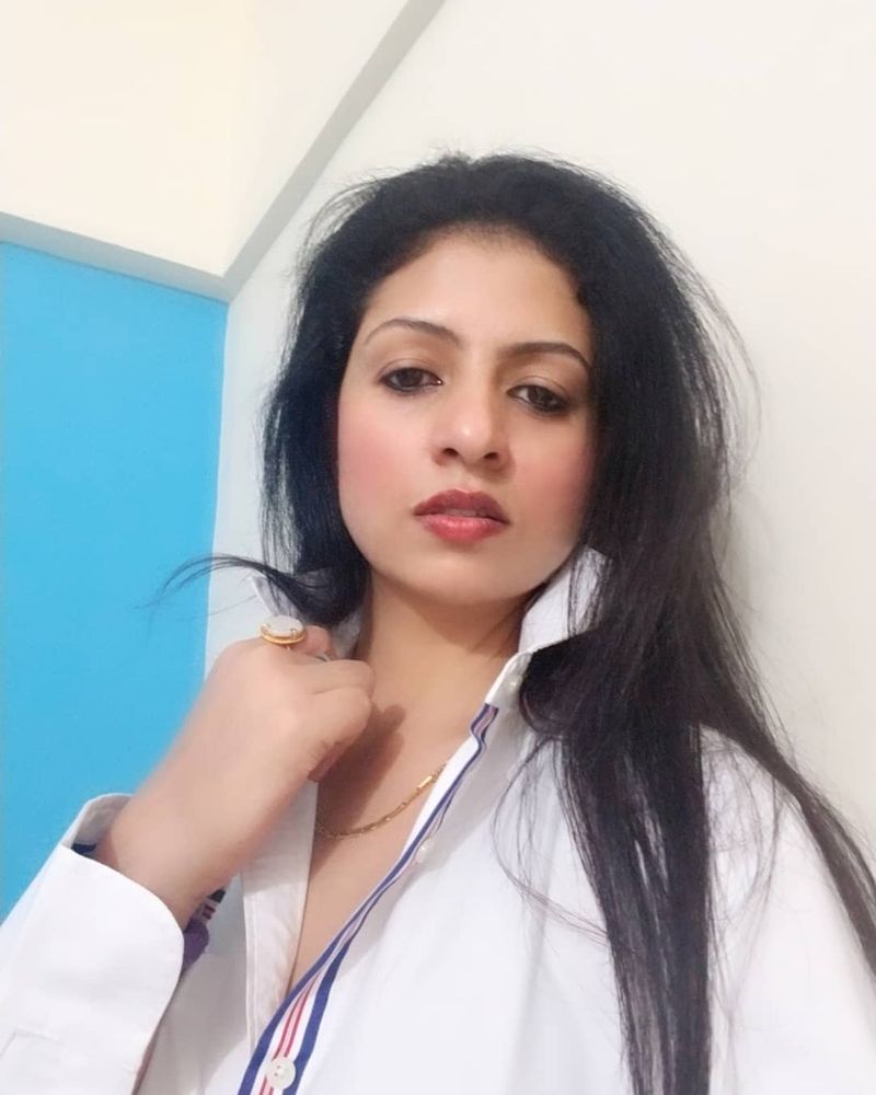 Haseen Jahan, wife of cricketer Mohammed Shami, posted his beautiful photo asa