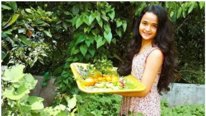 artist Meenakshi share her photo artist Meenakshi share her photo